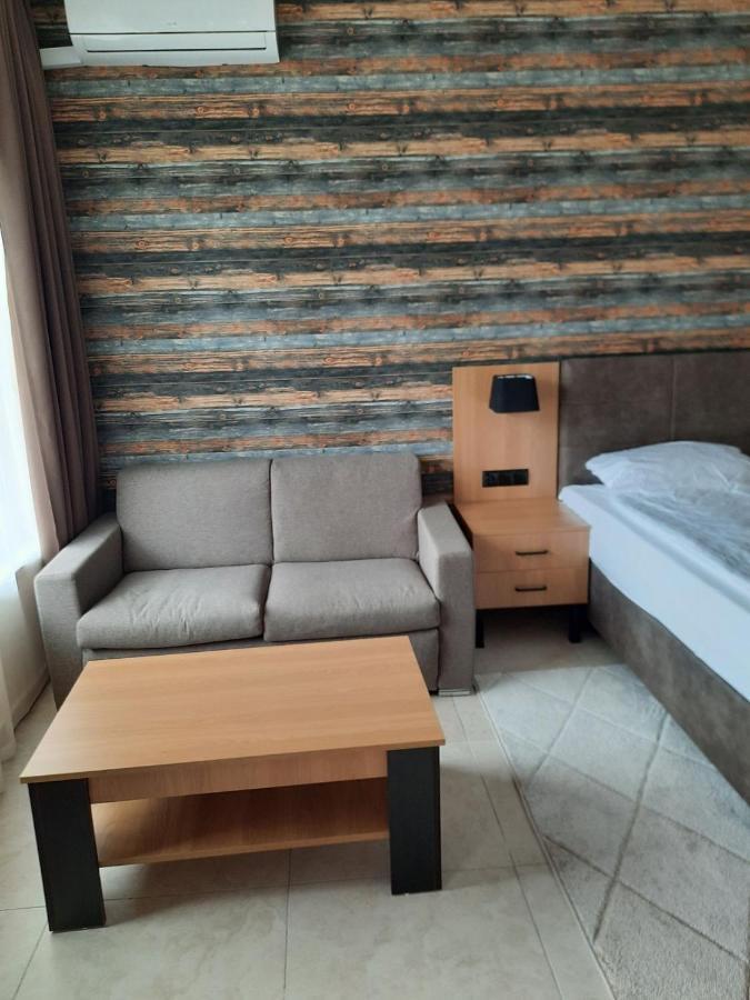 Luxurious Studios Nani كرانيفو المظهر الخارجي الصورة