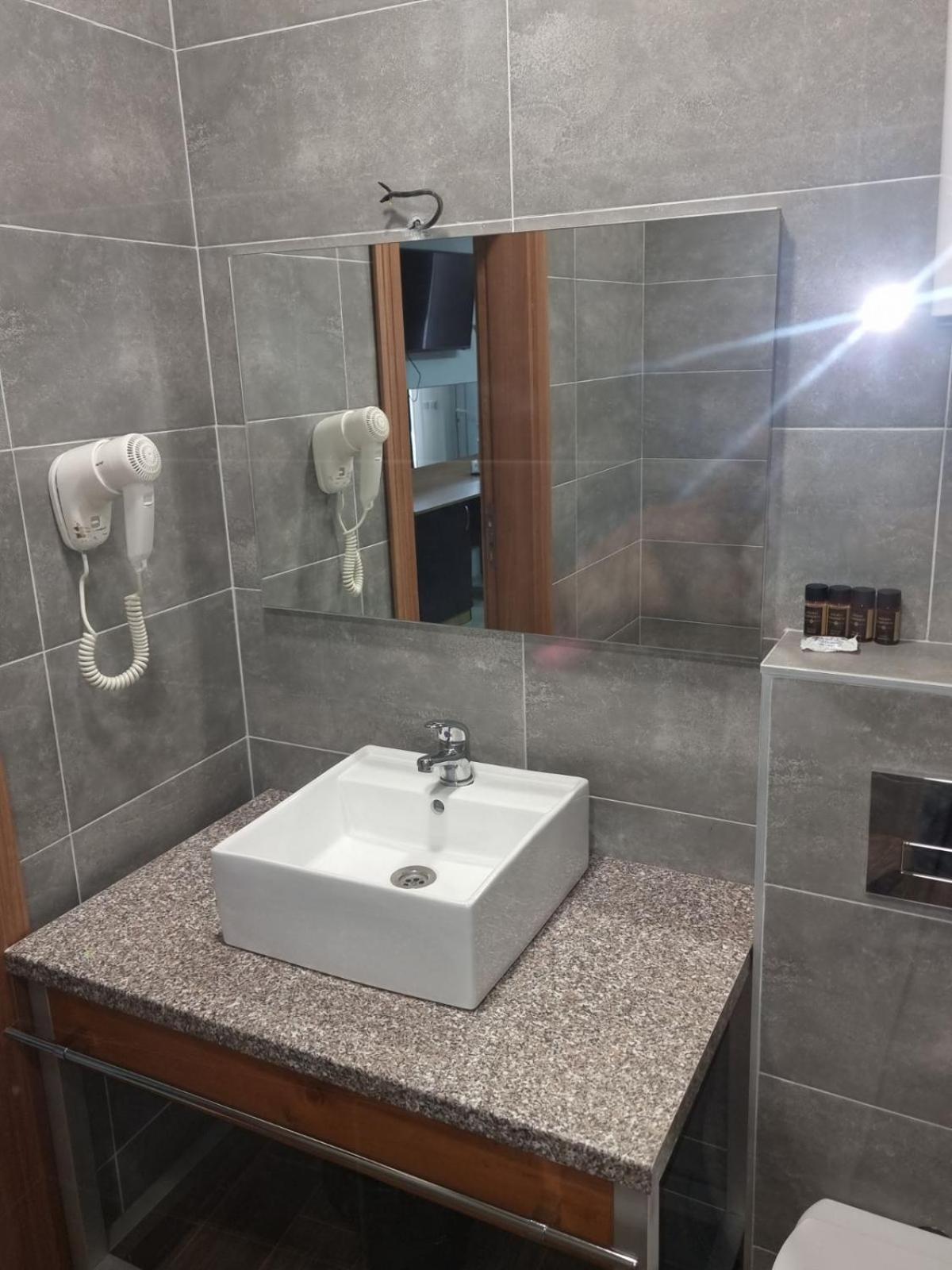 Luxurious Studios Nani كرانيفو المظهر الخارجي الصورة