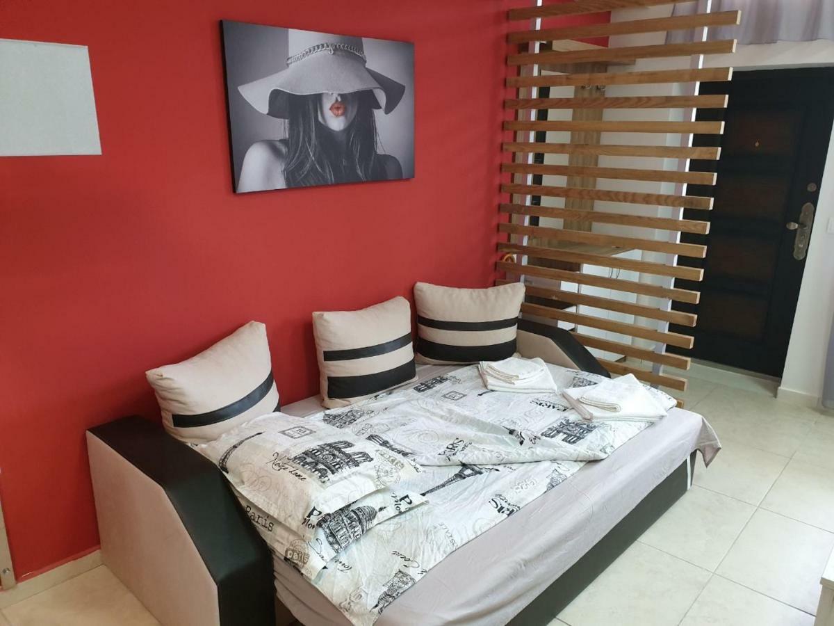 Luxurious Studios Nani كرانيفو المظهر الخارجي الصورة